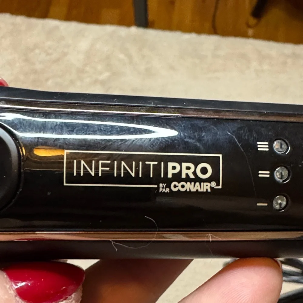 Infiniti Pro by Conair Curling Iron - Picture 2 of 4